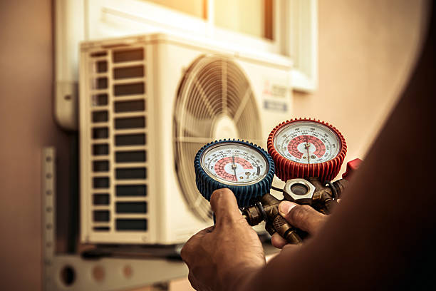 Professional Hvac technician working in Bedford, OH